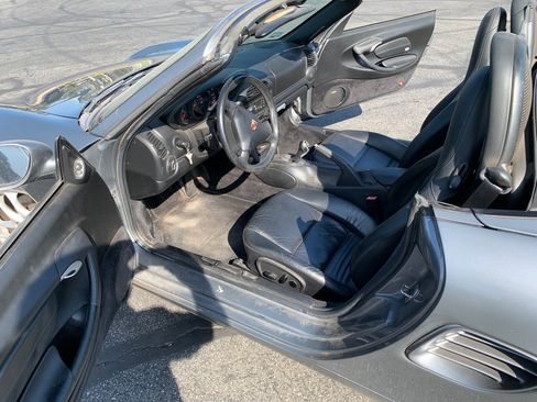 Used 2004 Porsche Boxster RWD image 9