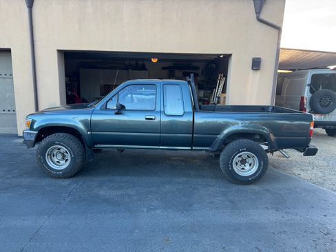 Used 1992 Toyota Pickup SR5 AWD/4WD image 1