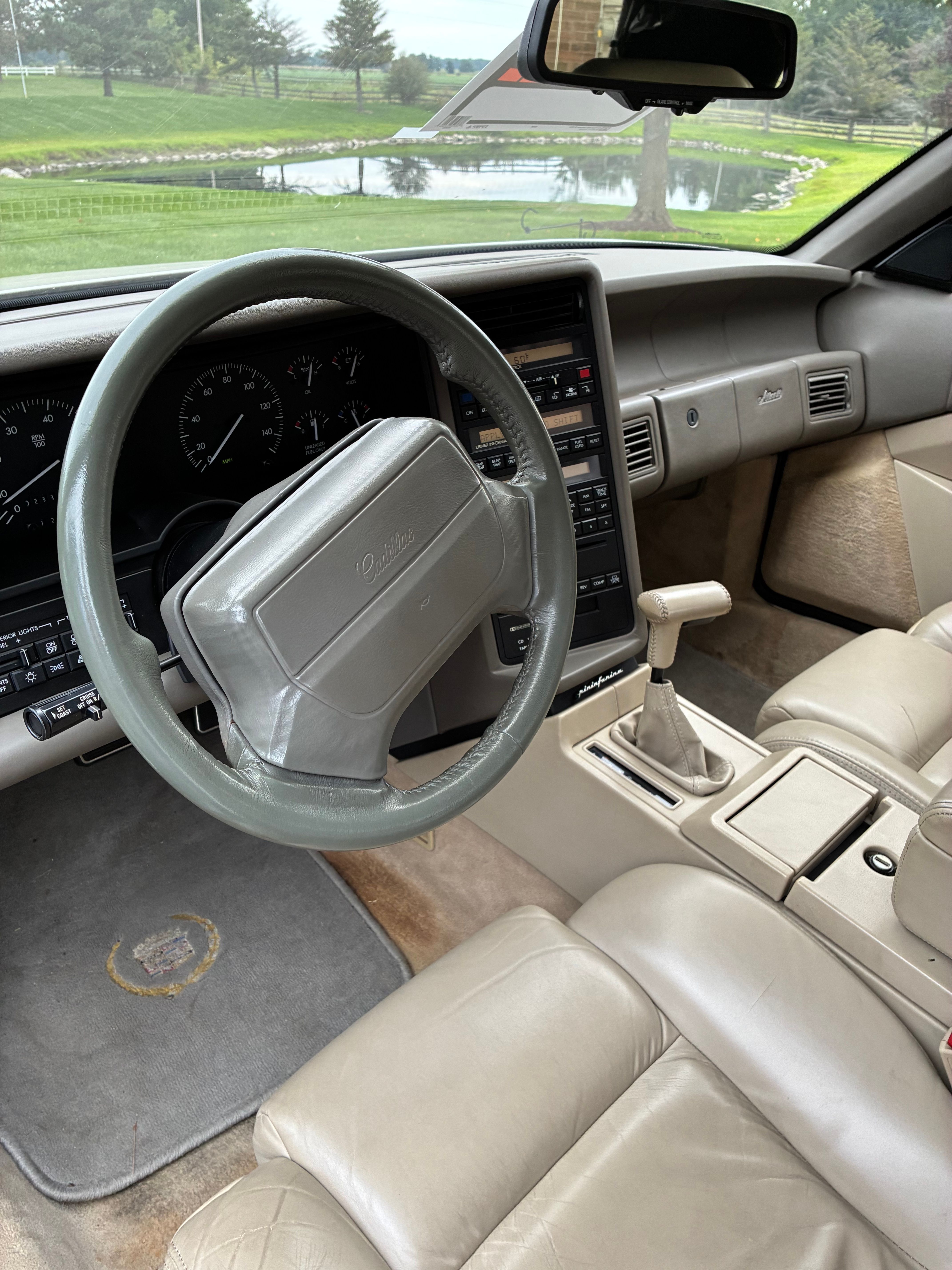 Used 1993 Cadillac Allante FWD image 8