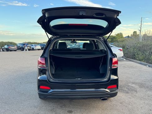 Used 2019 Kia Sorento L FWD image 16