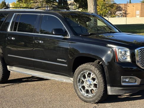 Used 2015 GMC Yukon XL Denali w/ Touring Package image 2