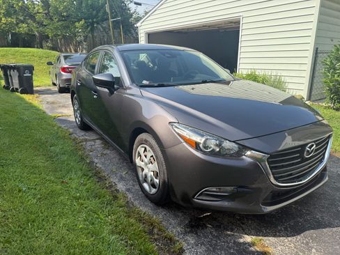 Used 2018 MAZDA MAZDA3 Sport FWD image 13