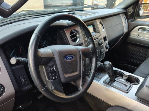 Used 2017 Ford Expedition XLT AWD/4WD image 10