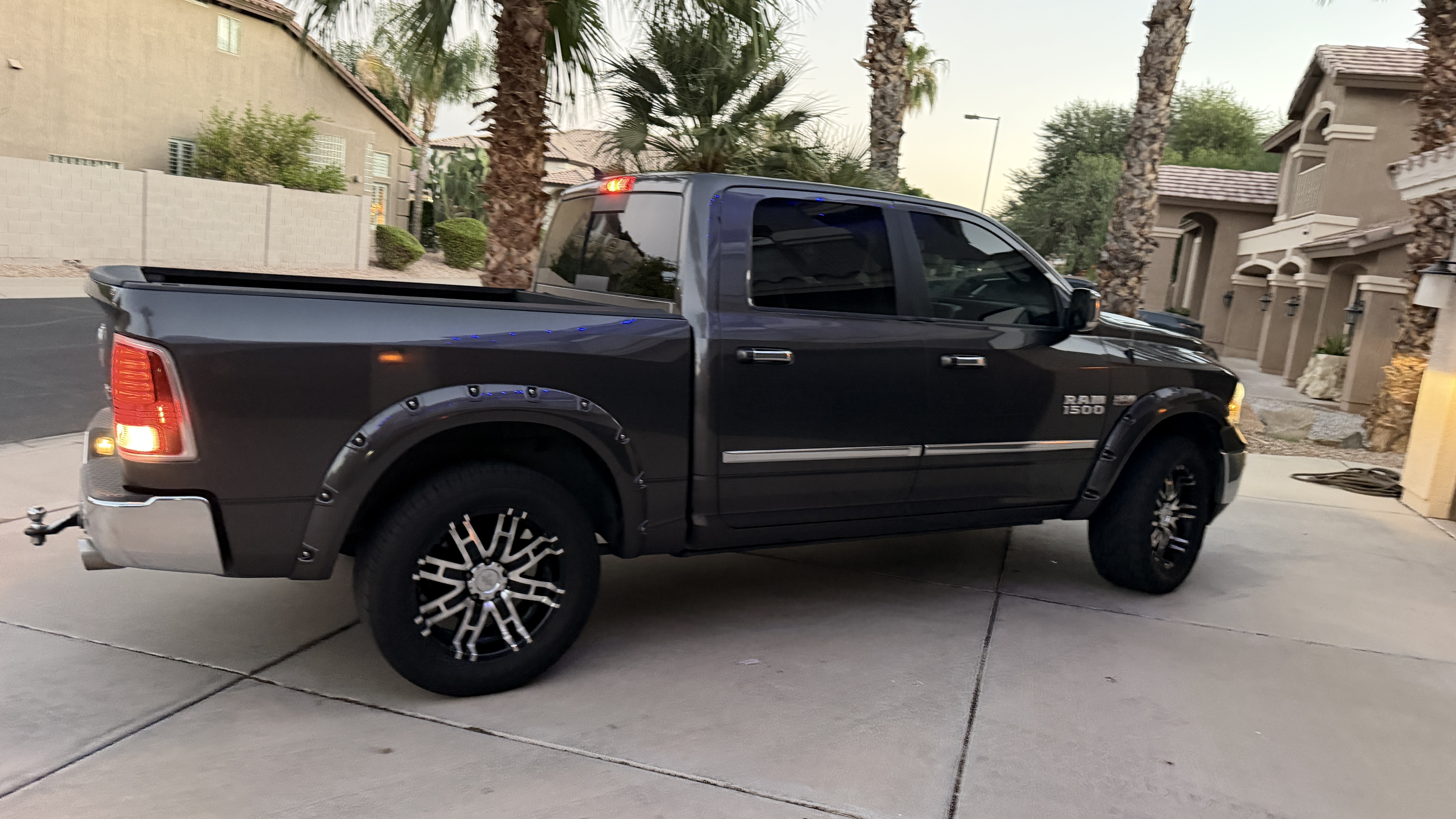 Used 2016 RAM 1500 Laramie AWD/4WD image 8