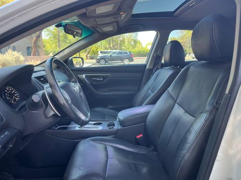 Used 2017 Nissan Altima 2.5 SR FWD image 25