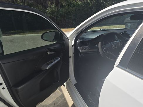 Used 2014 Toyota Camry SE image 13