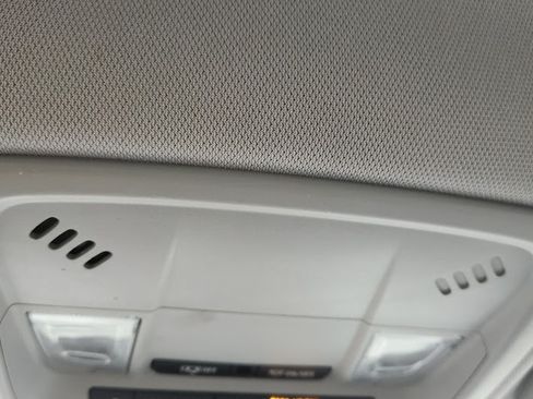 Used 2017 Chevrolet Volt LT w/ Comfort Package image 20