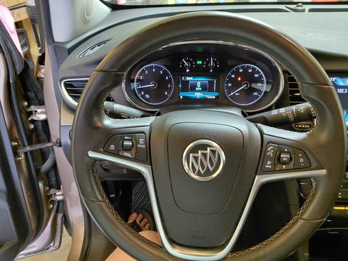 Used 2018 Buick Encore Preferred image 4