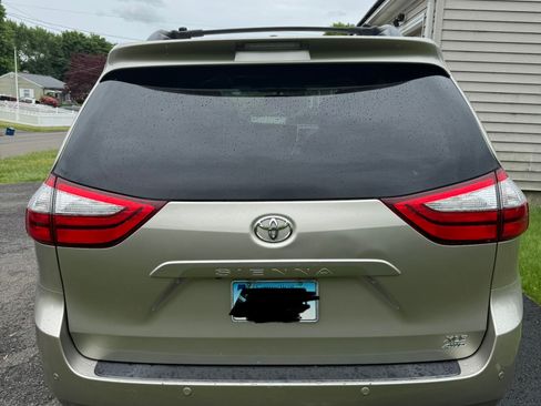 Used 2015 Toyota Sienna XLE Premium AWD/4WD image 5
