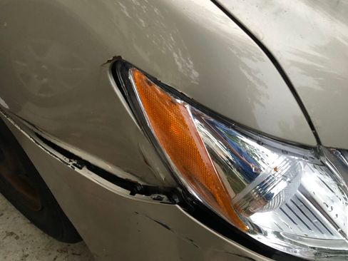 Used 2009 Toyota Camry LE FWD image 2