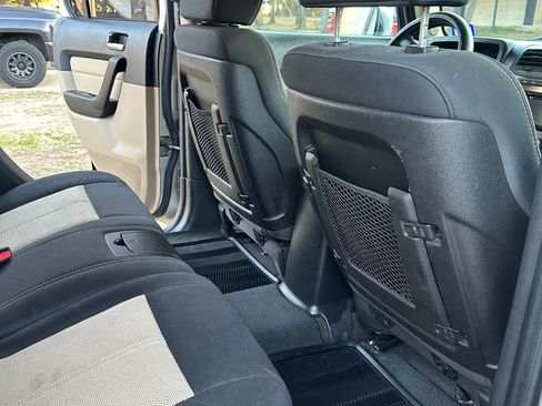Used 2006 HUMMER H3 image 10