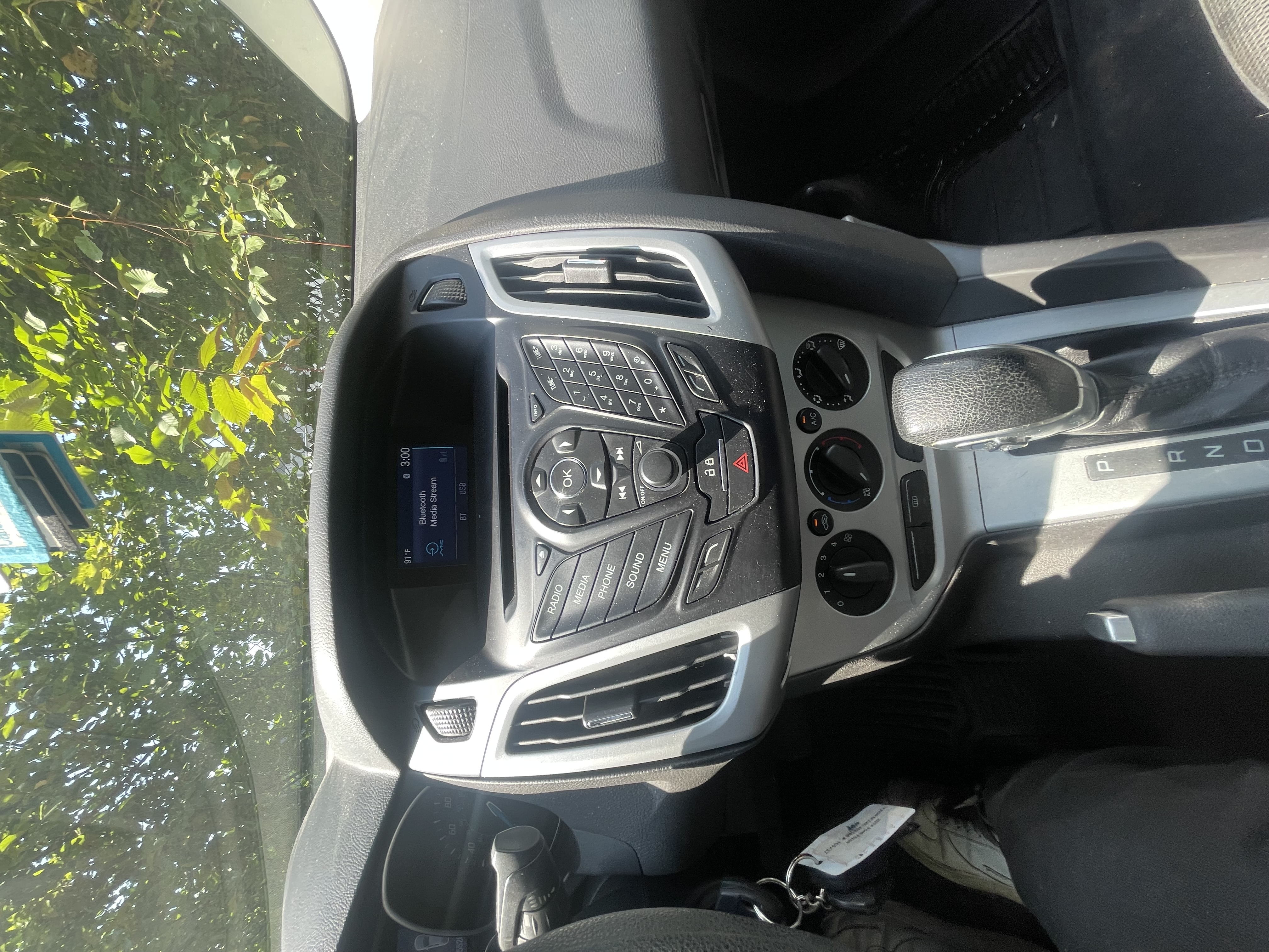 Used 2014 Ford Focus SE w/ SE Winter Package FWD image 8