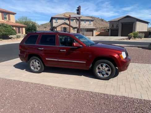 Used 2008 Jeep Grand Cherokee Overland image 2