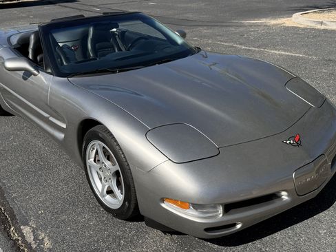 Used 2000 Chevrolet Corvette Convertible w/ Memory Pkg image 6