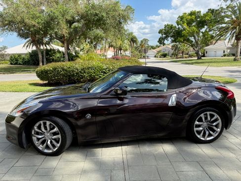 Used 2012 Nissan 370Z Touring image 17