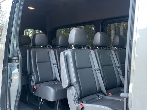 Used 2019 Mercedes-Benz Sprinter 2500 image 13