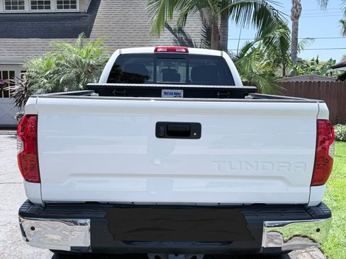Used 2015 Toyota Tundra Limited w/ Limited Premium Package AWD/4WD image 6