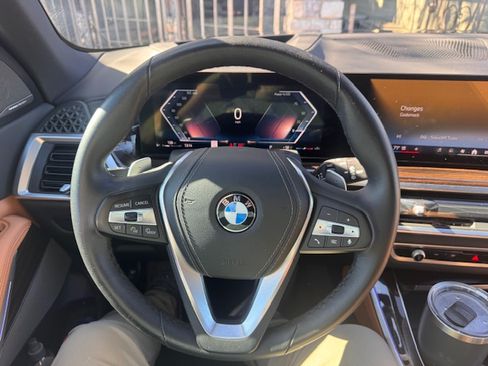 Used 2025 BMW X5 xDrive40i w/ Premium Package image 19