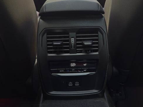 Used 2023 BMW M340i RWD image 19