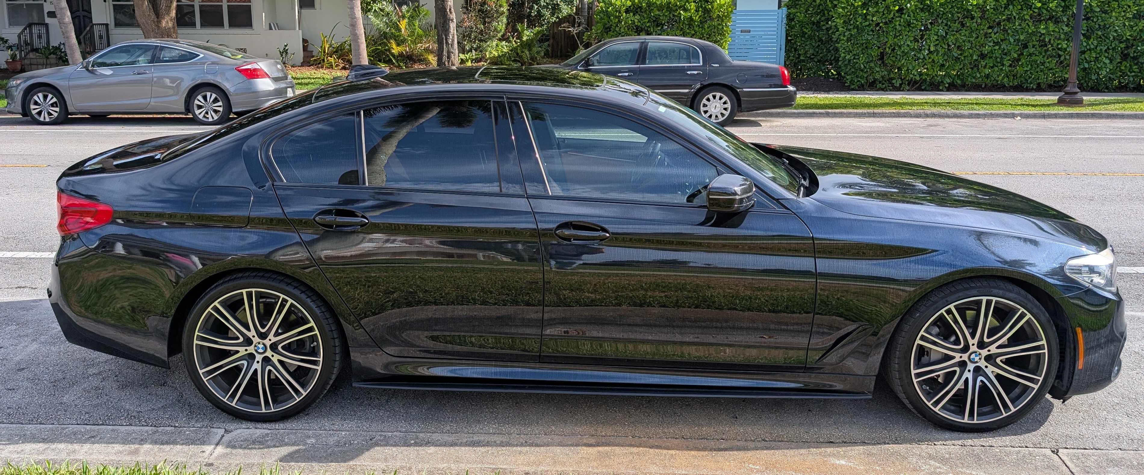Used 2019 BMW 540i w/ M Sport Package RWD image 2