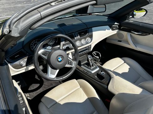 Used 2009 BMW Z4 sDrive35i RWD image 13