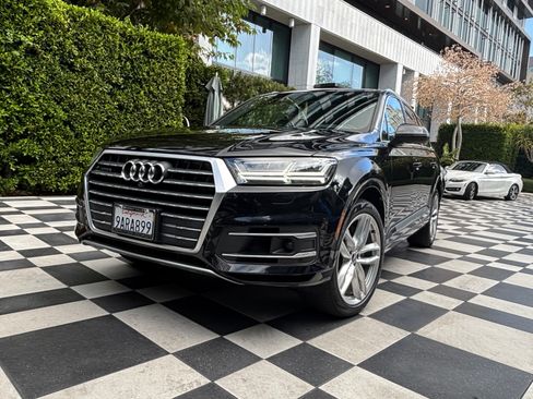 Used 2018 Audi Q7 3.0T Prestige w/ Prestige Package image 1