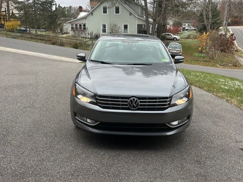 Used 2013 Volkswagen Passat 3.6 SE image 4