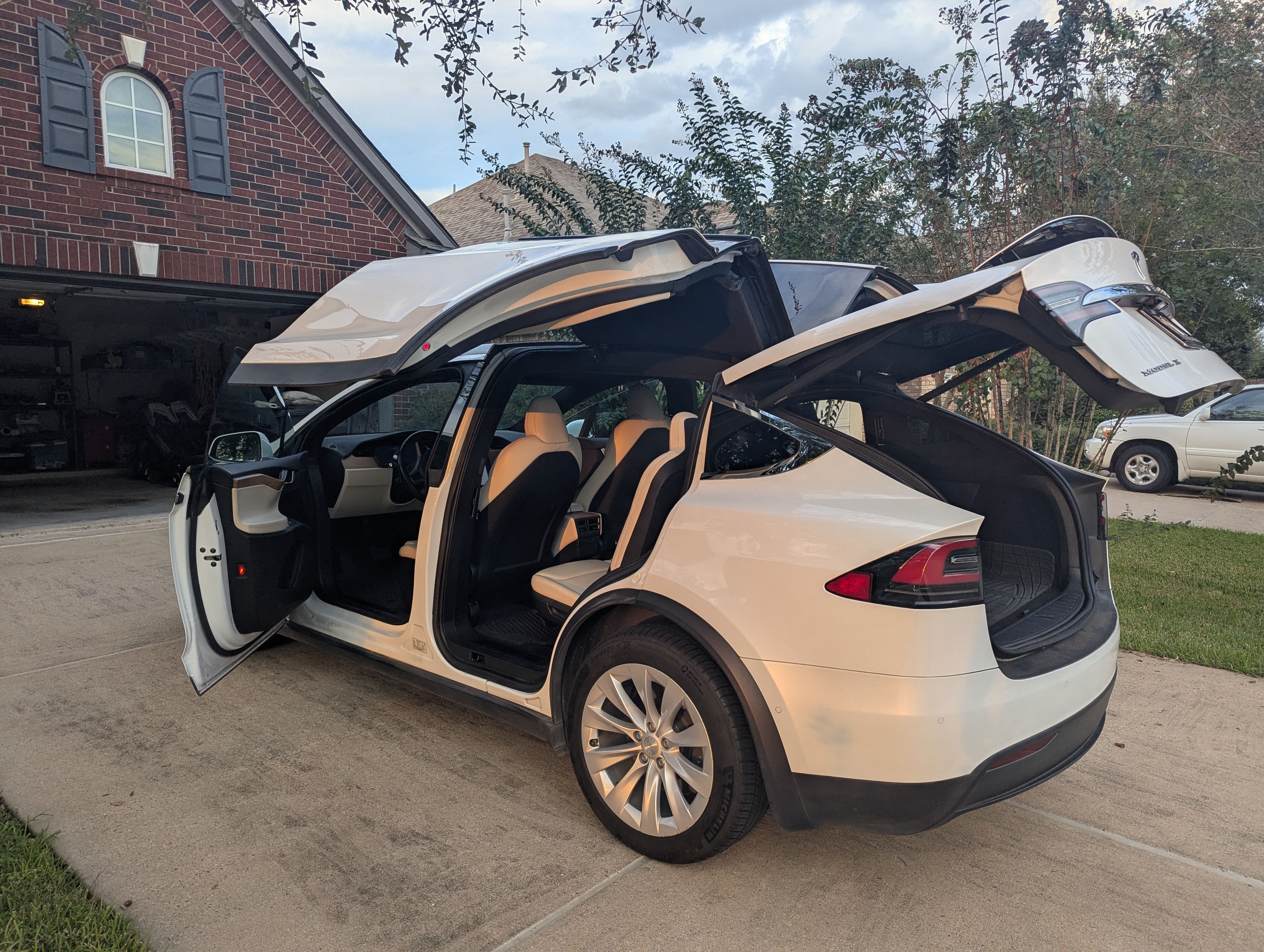 Used 2021 Tesla Model X Long Range AWD/4WD image 15