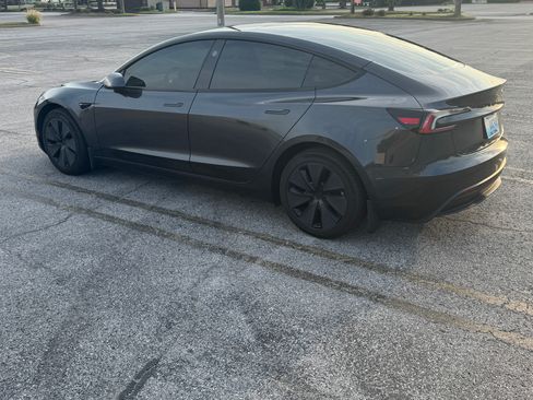 Used 2025 Tesla Model 3 Long Range RWD image 5