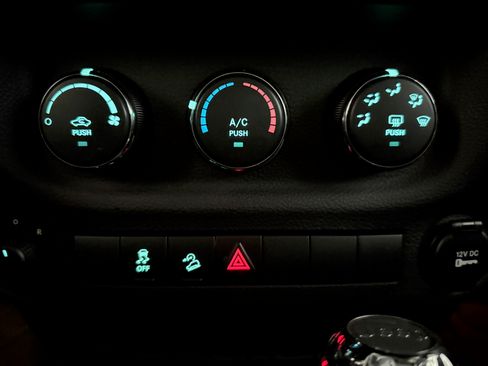 Used 2014 Jeep Wrangler Unlimited Sport w/ Quick Order Package 24S image 21