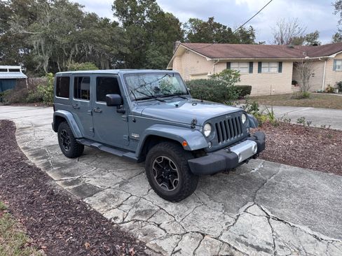 Used 2014 Jeep Wrangler Unlimited Sahara w/ Max Tow Package image 9