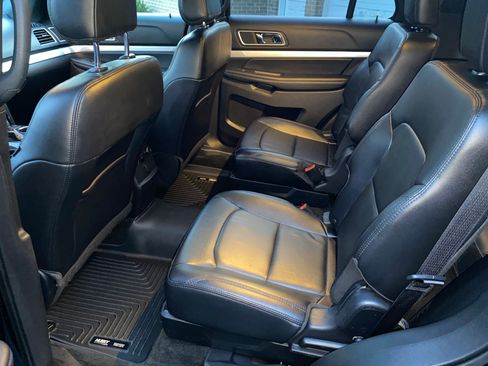 Used 2017 Ford Explorer XLT w/ Equipment Group 202A image 14