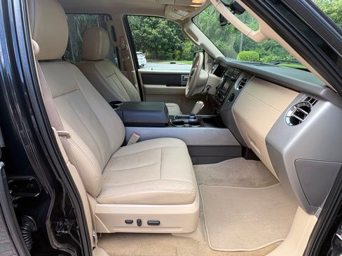 Used 2014 Ford Expedition XLT w/ Equipment Group 202A RWD image 28