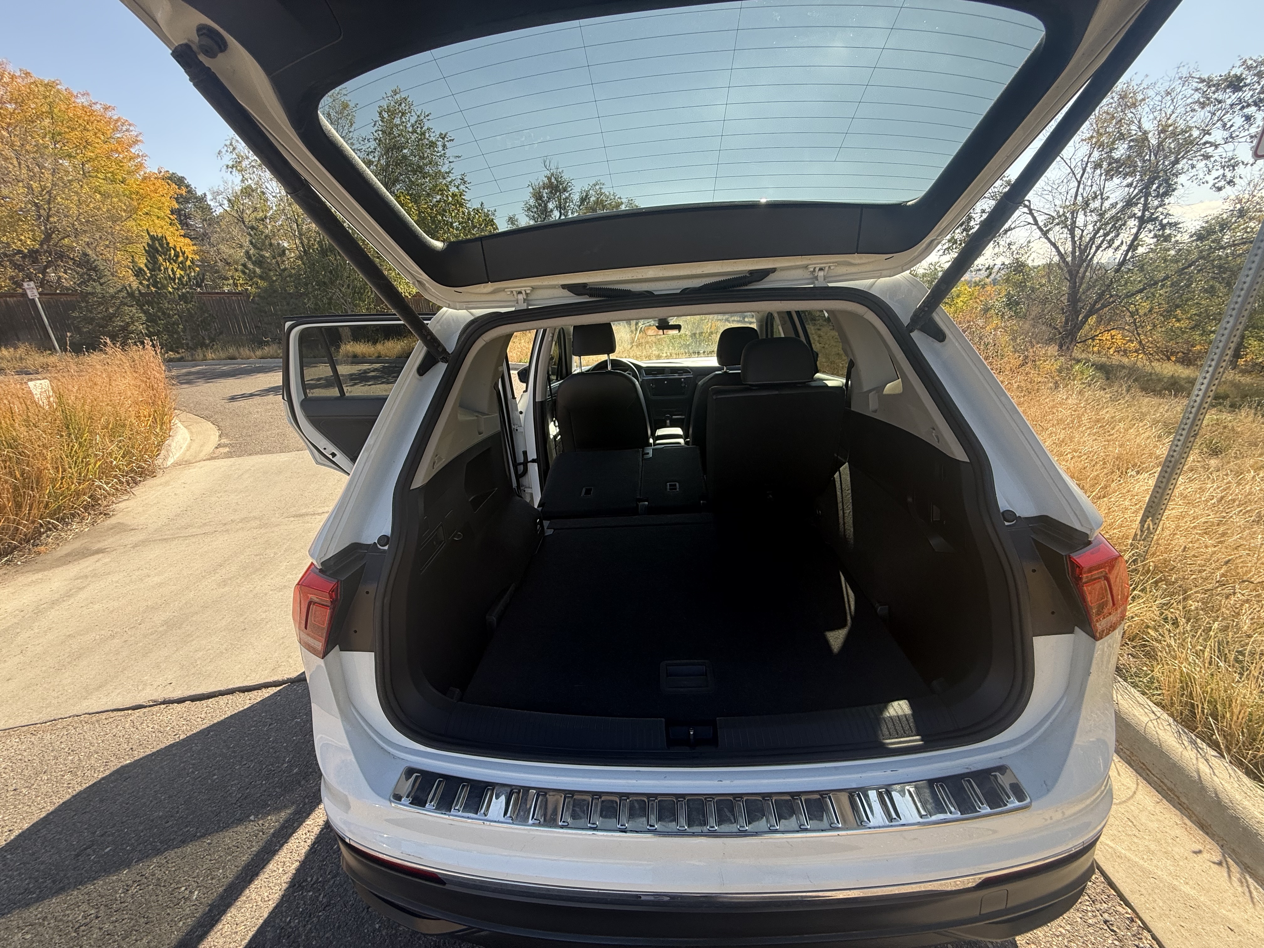 Used 2022 Volkswagen Tiguan SE AWD/4WD image 12