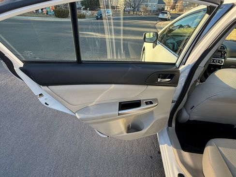 Used 2016 Subaru Impreza 2.0i Premium image 15