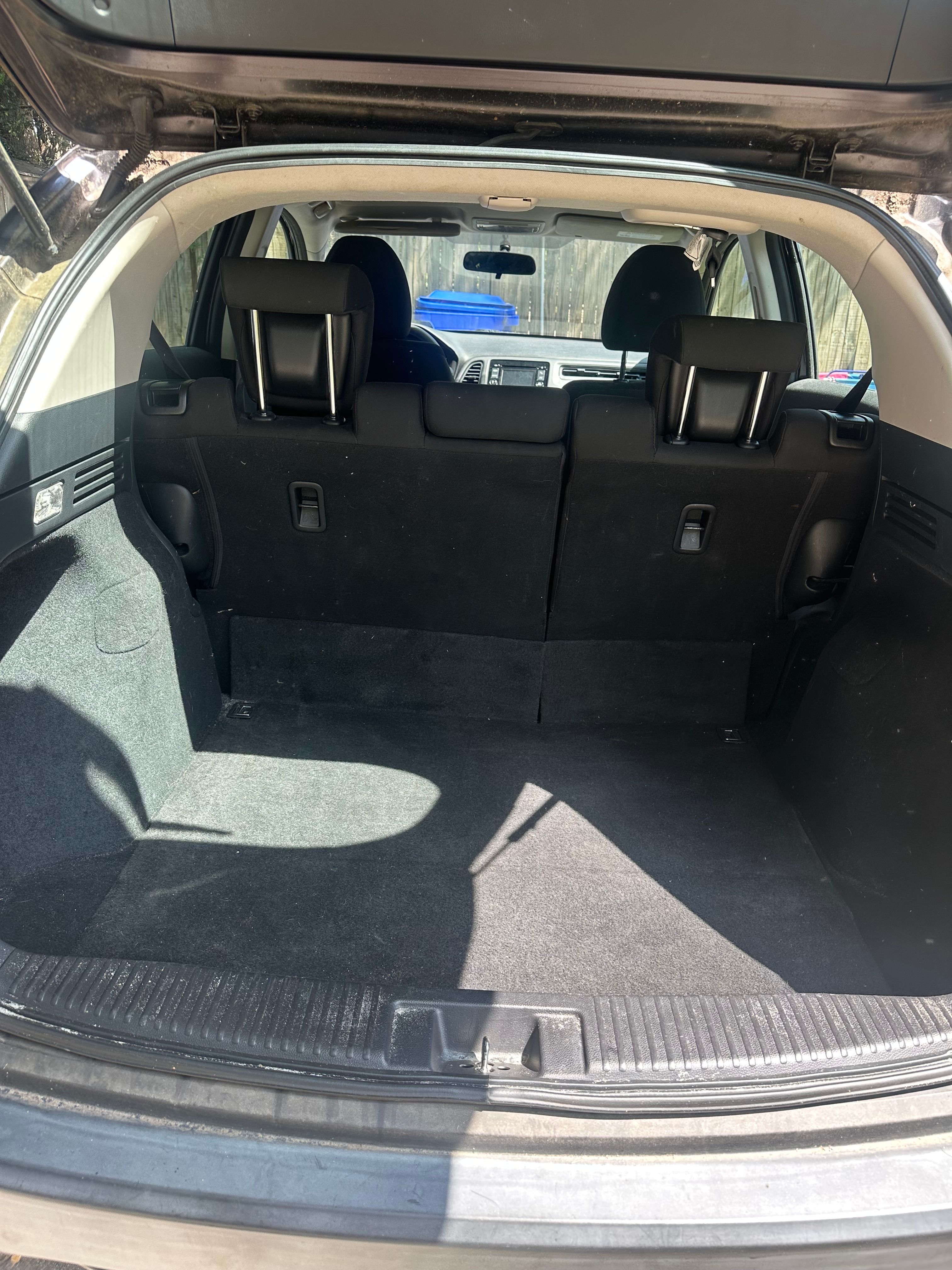 Used 2018 Honda HR-V LX image 9