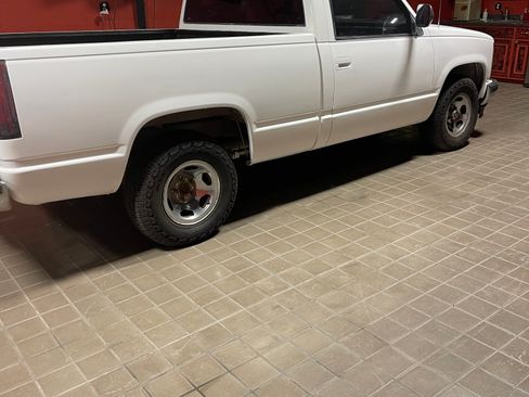 Used 1994 Chevrolet Silverado 1500 2WD Regular Cab image 2