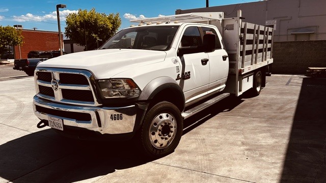 Used 2016 RAM 5500 SLT w/ Quick Order Package 29G SLT RWD image 1