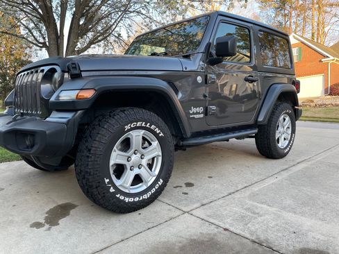 Used 2019 Jeep Wrangler Sport image 1