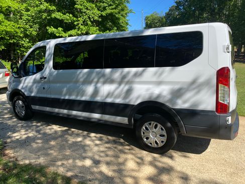 Used 2022 Ford Transit 350 XLT RWD image 8