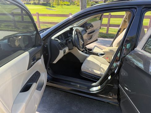 Used 2015 Honda Accord EX image 10