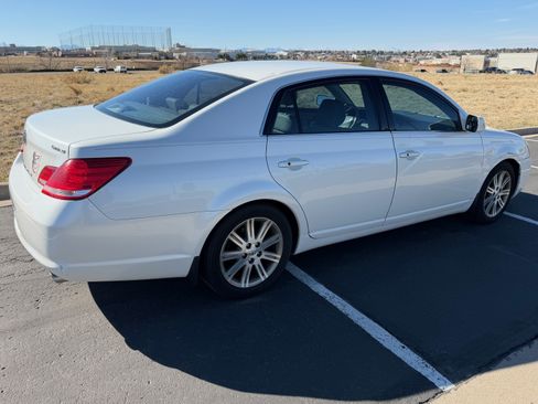 Used 2005 Toyota Avalon Limited image 5