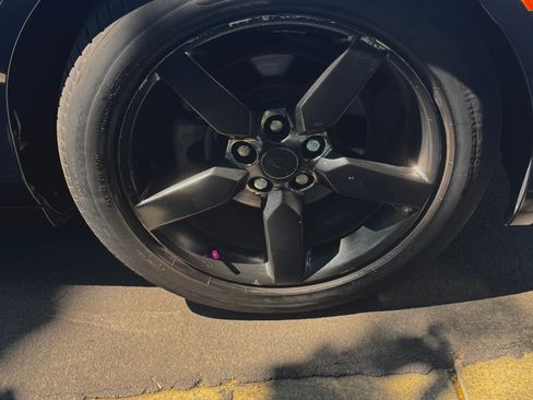 Used 2015 Chevrolet Camaro LT RWD image 9
