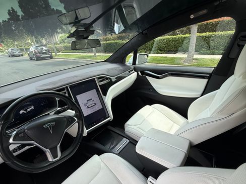 Used 2016 Tesla Model X 75D AWD/4WD image 9