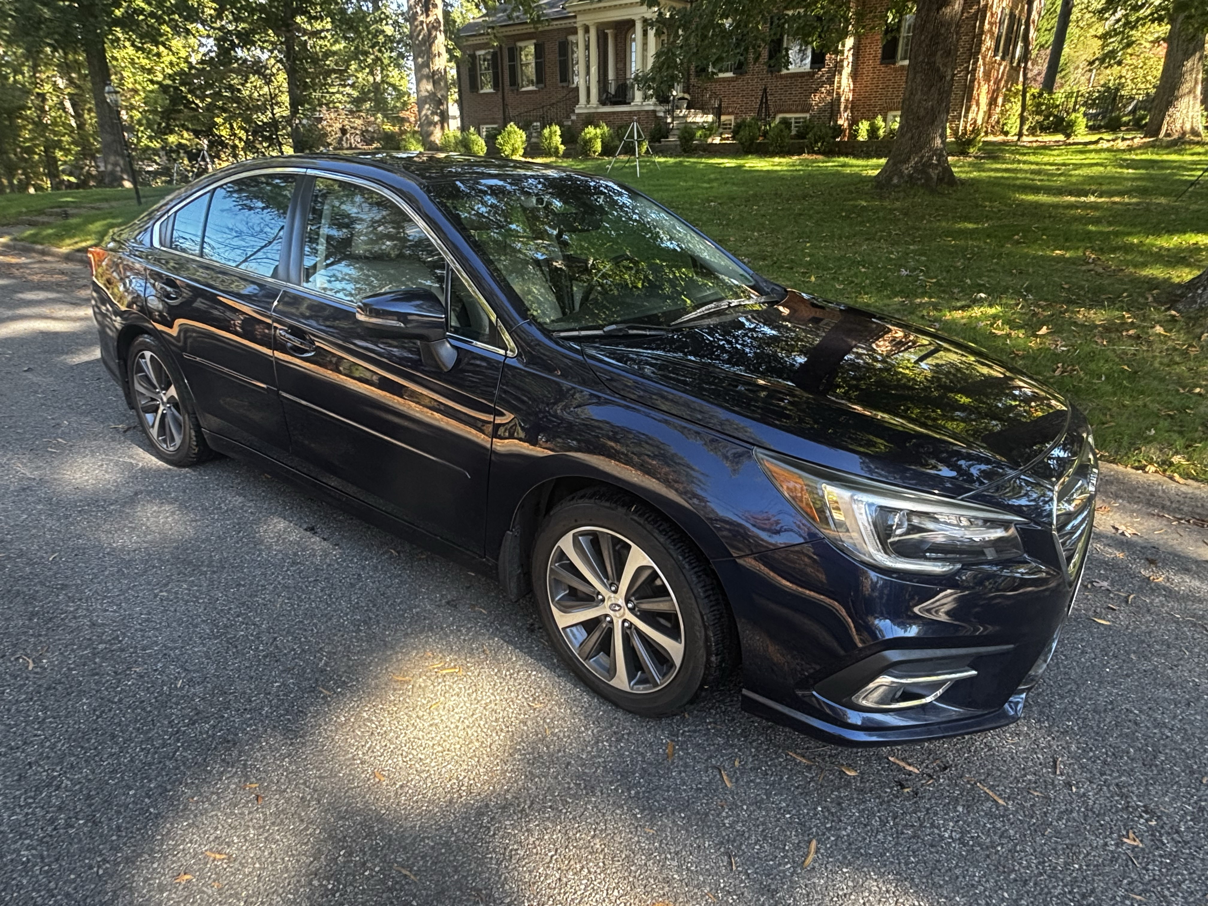 Used 2018 Subaru Legacy 3.6R Limited AWD/4WD image 1