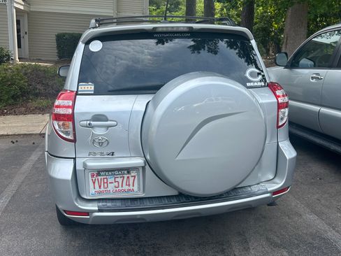 Used 2011 Toyota RAV4 Limited w/ Limited Extra Value Pkg FWD image 5