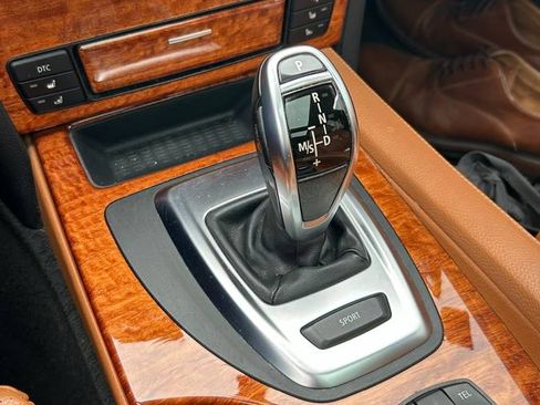 Used 2010 BMW 535i xDrive Wagon image 12