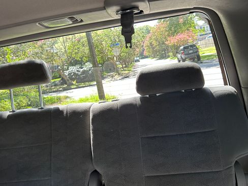 Used 2005 Toyota Sequoia SR5 AWD/4WD image 9