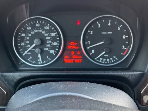 Used 2006 BMW 325i Sedan RWD image 9