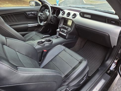 Used 2015 Ford Mustang Premium image 11